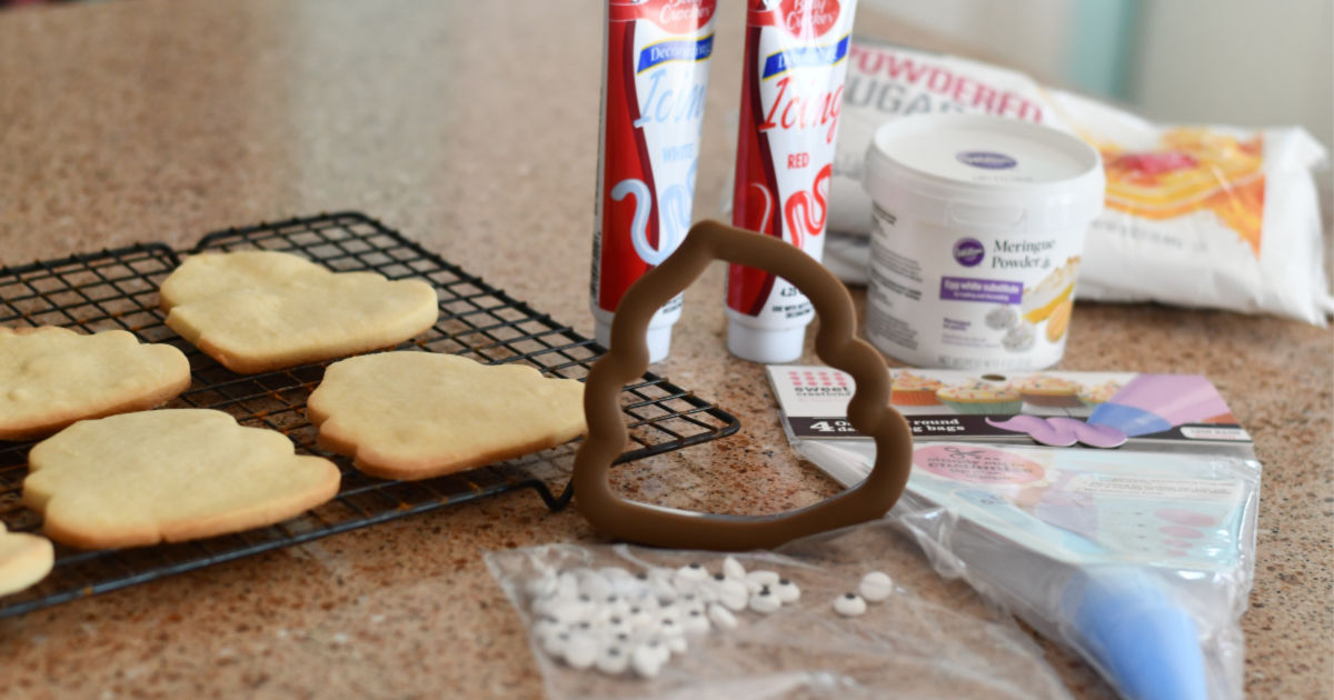 poop emoji cookie cutter